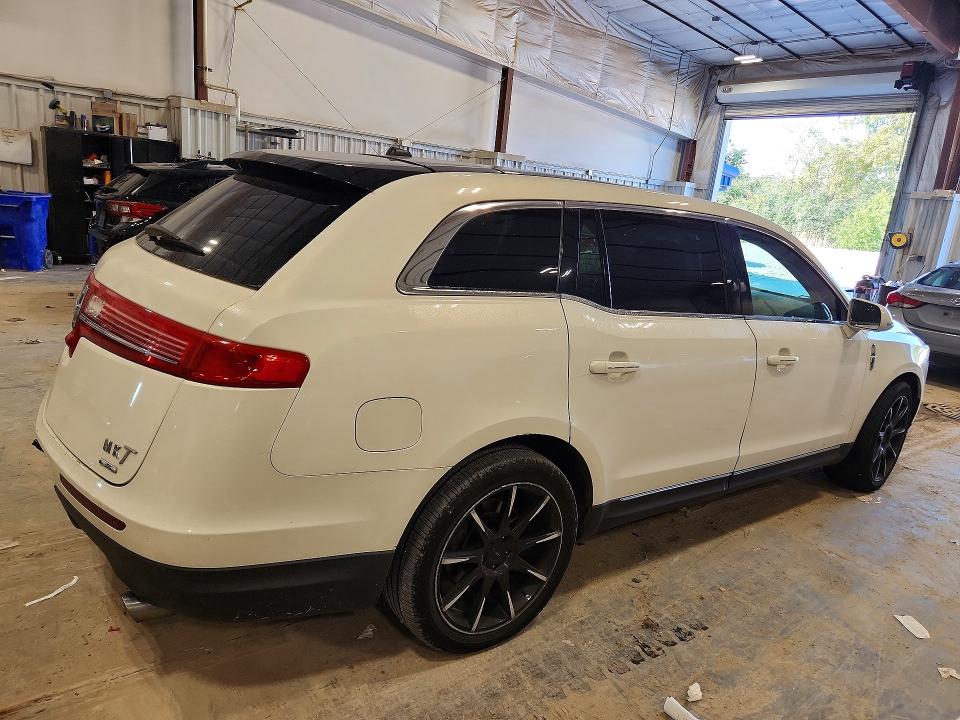 Photo 3 from auction – 2012 LINCOLN MKT with VIN 2LMHJ5AT3CBL54085