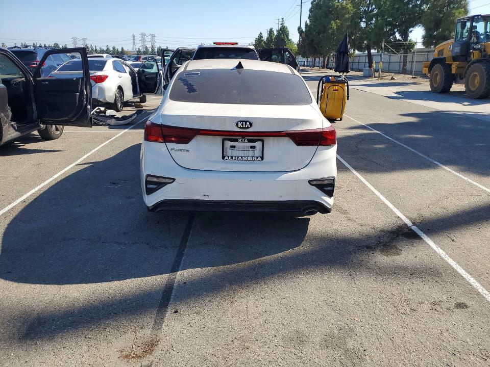 Photo 6 from auction – 2019 KIA FORTE with VIN 3KPF24AD8KE137789