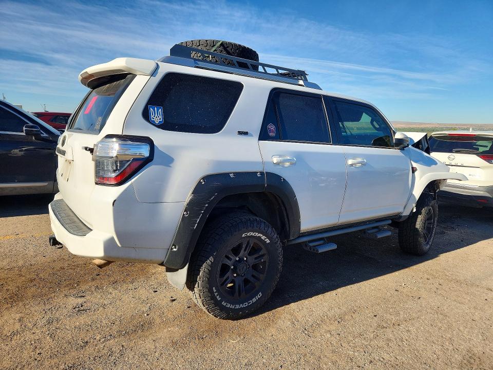 Photo 3 from auction – 2016 TOYOTA 4RUNNER with VIN JTEBU5JR6G5345548