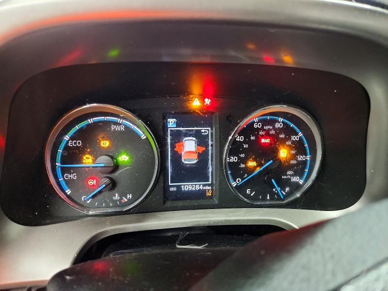 Снимка 9 от търг – 2017 TOYOTA RAV4 HYBRID с VIN JTMRJREV7HD132884