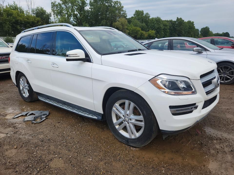 Photo 4 from auction – 2015 MERCEDES-BENZ GL with VIN 4JGDF6EE9FA617502