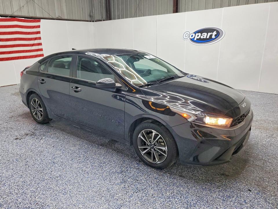 Photo 4 from auction – 2023 KIA FORTE with VIN 3KPF24AD5PE566119