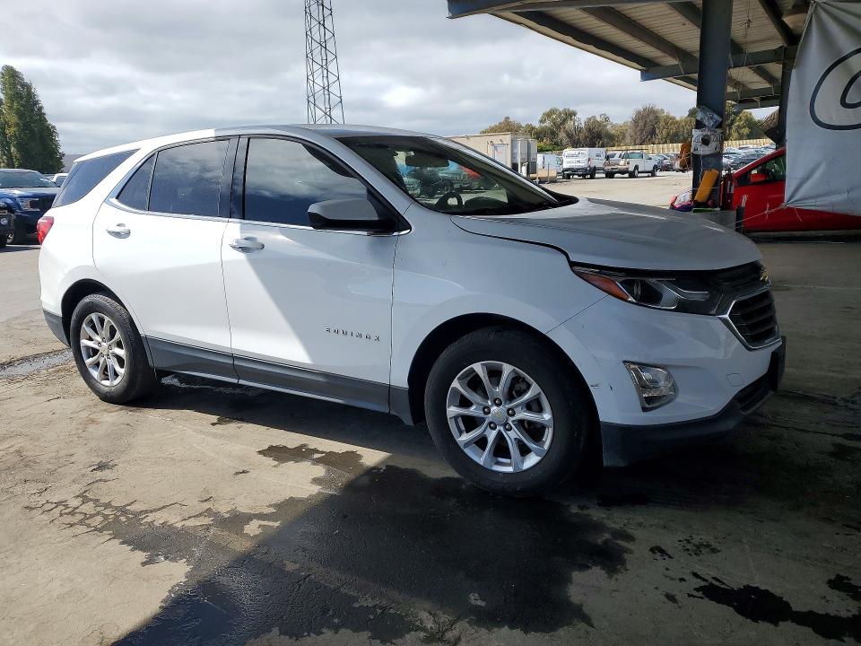Photo 4 from auction – 2020 CHEVROLET EQUINOX with VIN 2GNAXKEVXL6151768