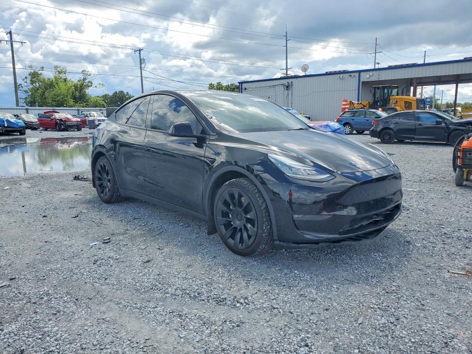 Снимка 4 от търг – 2021 TESLA MODEL Y с VIN 5YJYGDEE4MF174364