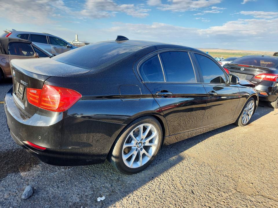 Снимка 3 от търг – 2014 BMW 320 с VIN WBA3B1C53EK131419