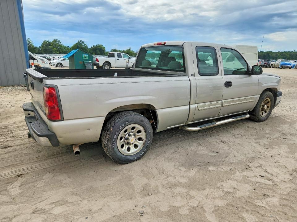 Фото 3 с аукциона – 2005 CHEVROLET SILVERADO с VIN 2GCEC19T651192794