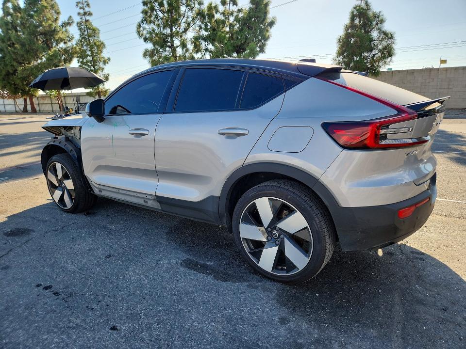 Фото 2 с аукциона – 2022 VOLVO C40 с VIN YV4ED3GB0N2007588