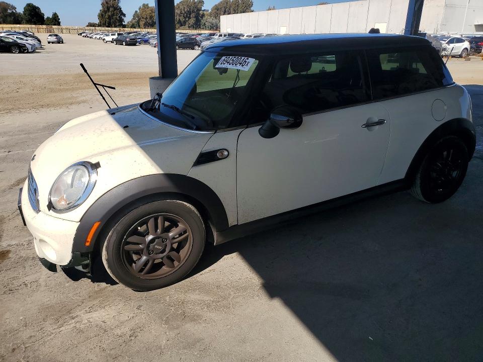 MINI COOPER 2012 z numerem VIN WMWSU3C56CT540197 - Zdjęcie z aukcji