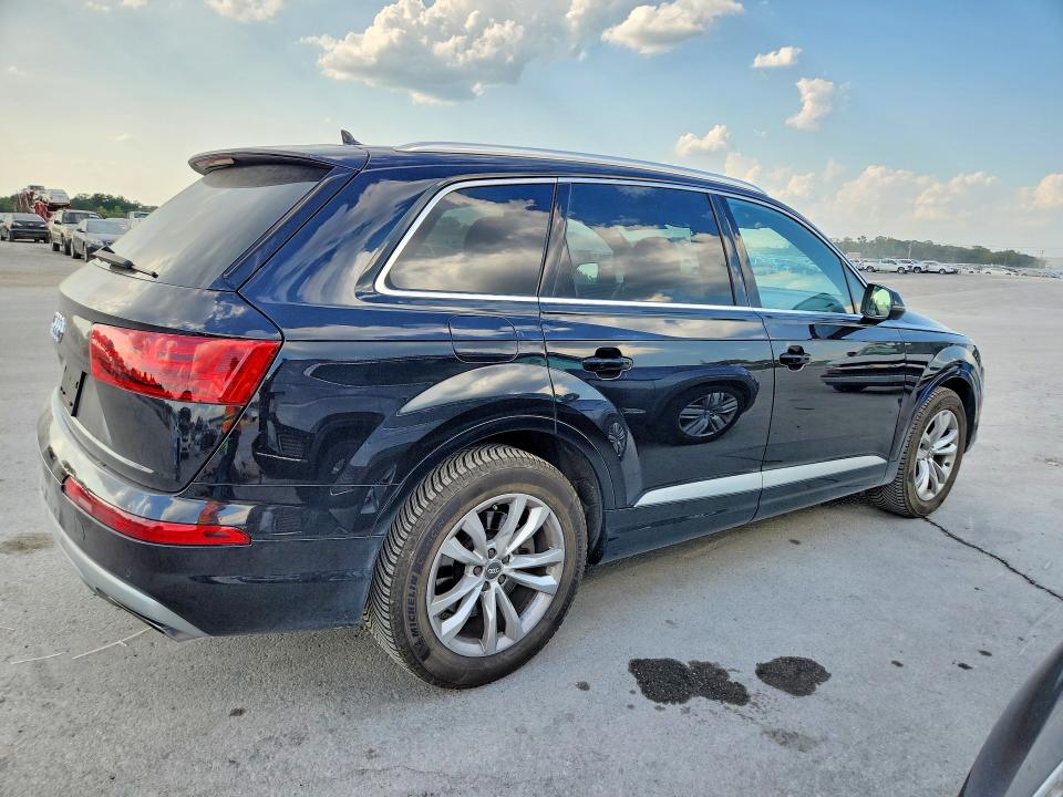 Фото 3 с аукциона – 2018 AUDI Q7 с VIN WA1LAAF70JD013761
