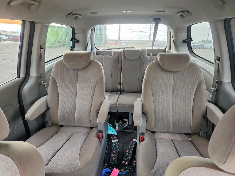 Photo 10 from auction – 2012 KIA SEDONA with VIN KNDMG4C77C6502423