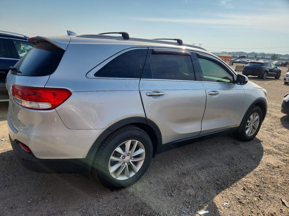 Photo 3 from auction – 2016 KIA SORENTO with VIN 5XYPGDA50GG009961