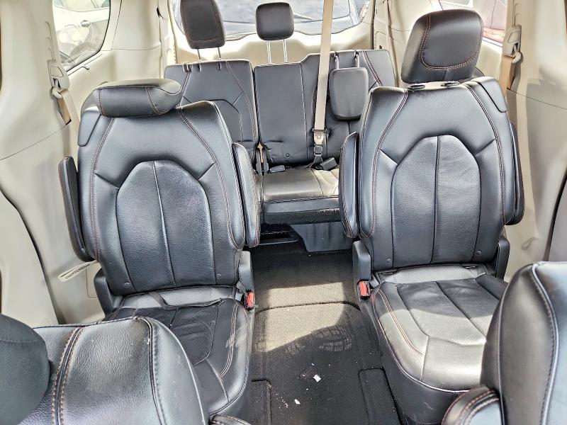 Фото 10 с аукциона – 2018 CHRYSLER PACIFICA с VIN 2C4RC1BG0JR294523