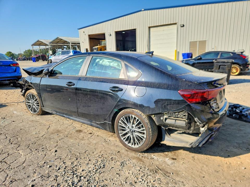 Снимка 2 от търг – 2023 KIA FORTE с VIN 3KPF54AD2PE685771