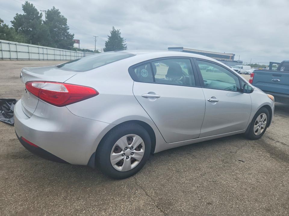 Фото 3 с аукциона – 2015 KIA FORTE с VIN KNAFK4A65F5313567