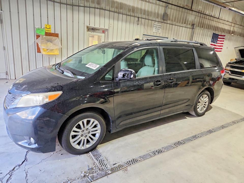 TOYOTA SIENNA 2012 с VIN 5TDYK3DC4CS259773 - Снимка от търг