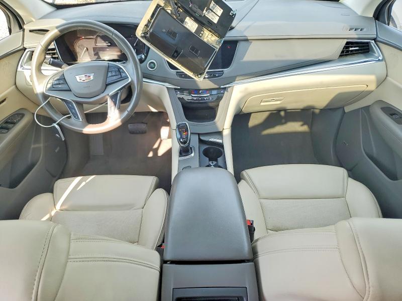 Photo 8 from auction – 2017 CADILLAC XT5 with VIN 1GYKNDRSXHZ210161