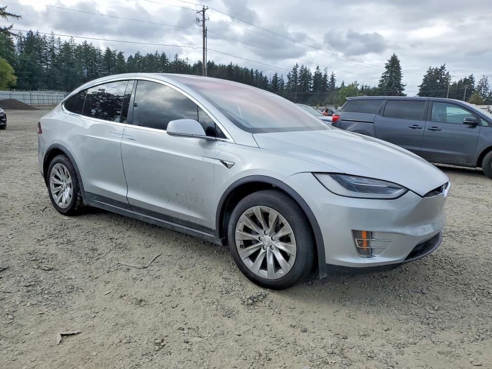 صورة رقم 4 من المزاد - 2017 TESLA MODEL X مع VIN 5YJXCBE25HF050482