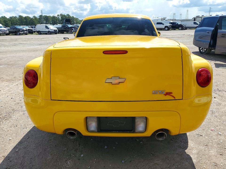 Photo 6 from auction – 2004 CHEVROLET SSR with VIN 1GCES14P14B108750
