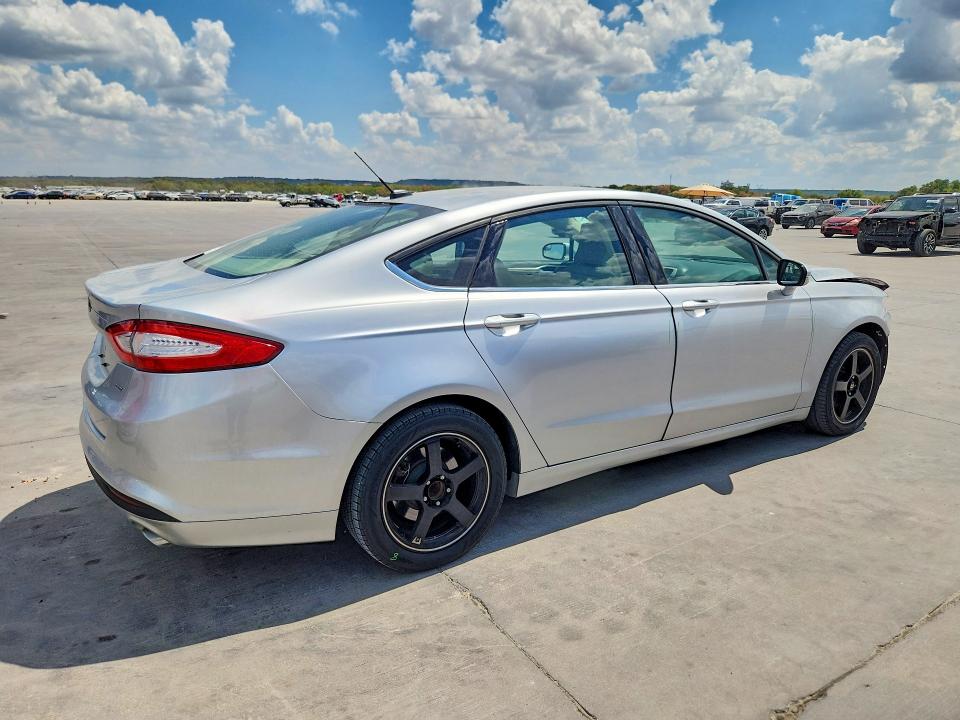 Photo 3 from auction – 2016 FORD FUSION with VIN 3FA6P0H7XGR117012