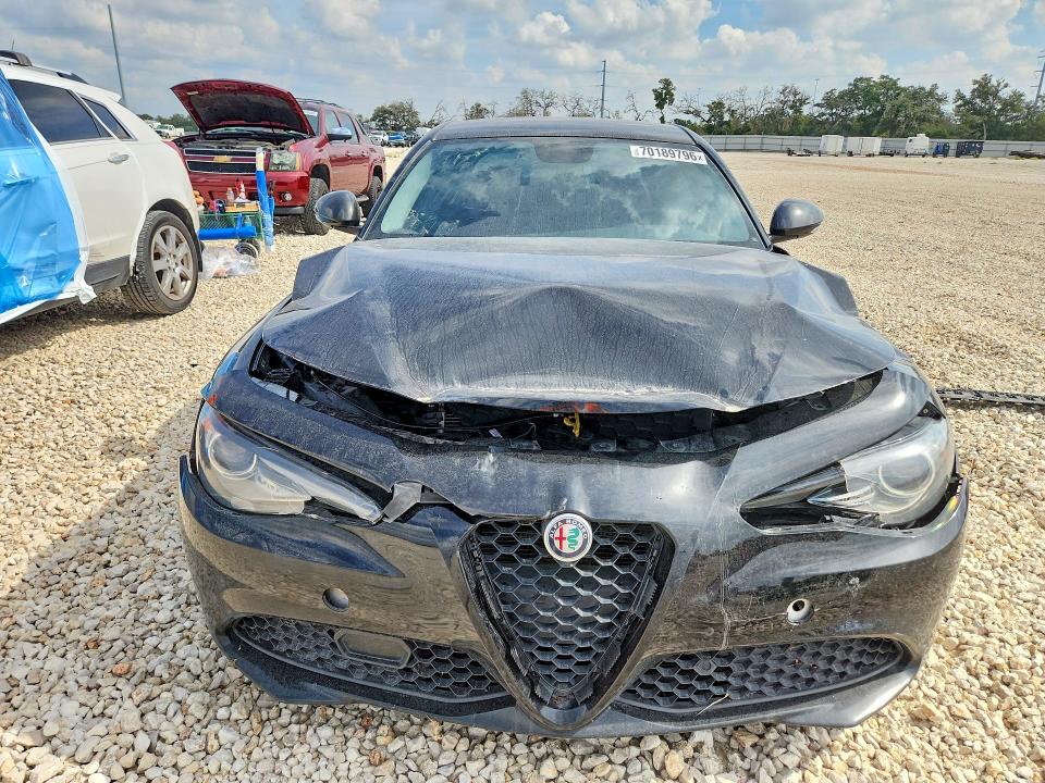 Снимка 5 от търг – 2019 ALFA ROMEO GIULIA с VIN ZARFAMAN5K7621176