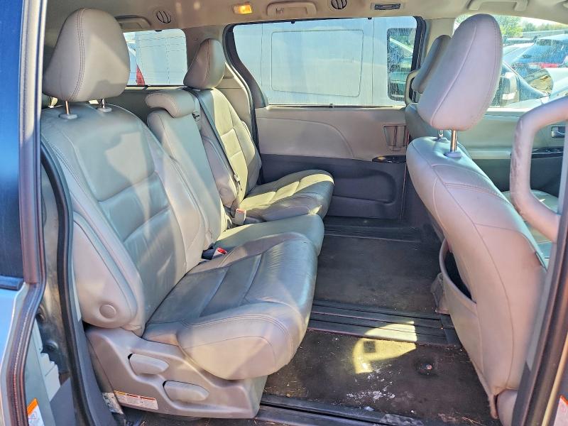 Photo 11 from auction – 2019 TOYOTA SIENNA with VIN 5TDYZ3DC4KS973624