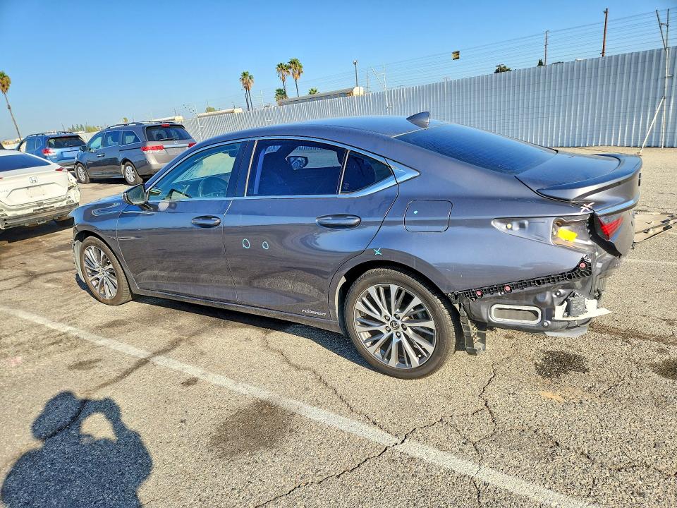 Foto 2 de la subasta – 2019 LEXUS ES con VIN JTHB21B18K2004995