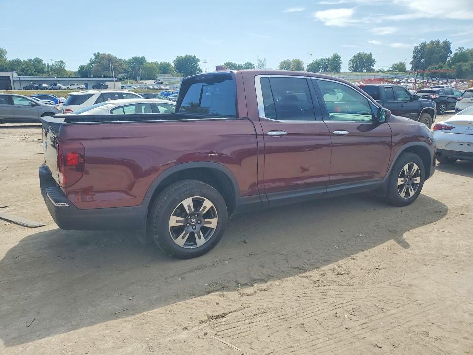 Фото 3 с аукциона – 2017 HONDA RIDGELINE с VIN 5FPYK3F72HB031385