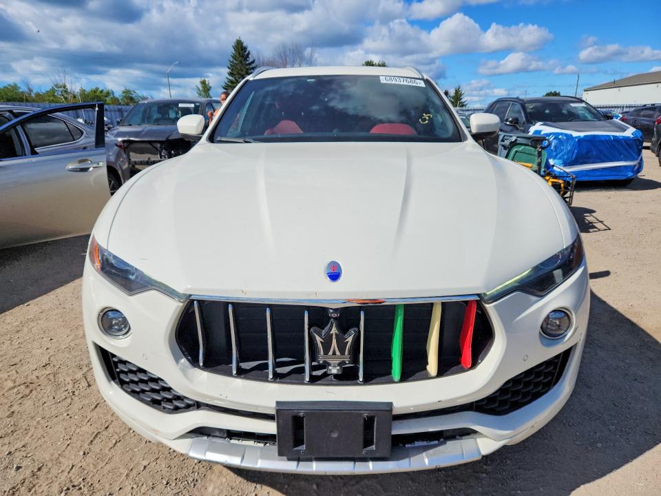 Photo 5 from auction – 2017 MASERATI LEVANTE with VIN ZN661XUL1HX214291