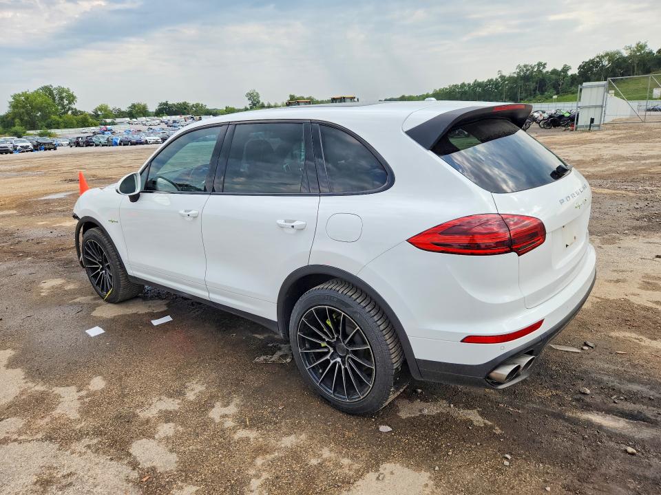 Photo 2 from auction – 2016 PORSCHE CAYENNE with VIN WP1AE2A25GLA17112