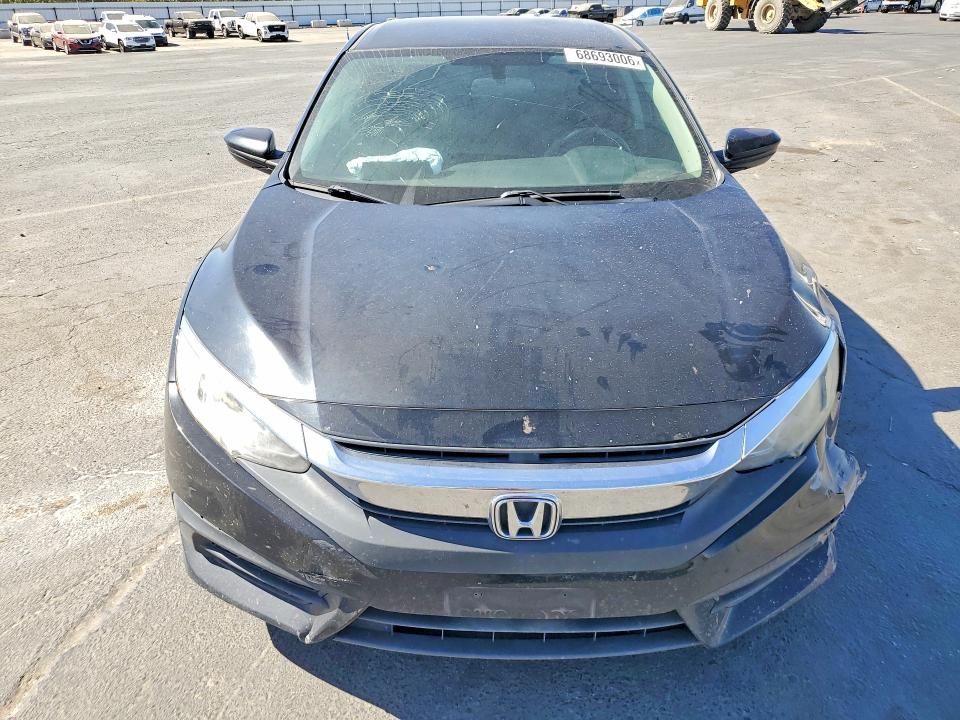 Снимка 5 от търг – 2017 HONDA CIVIC с VIN 2HGFC2F57HH538915