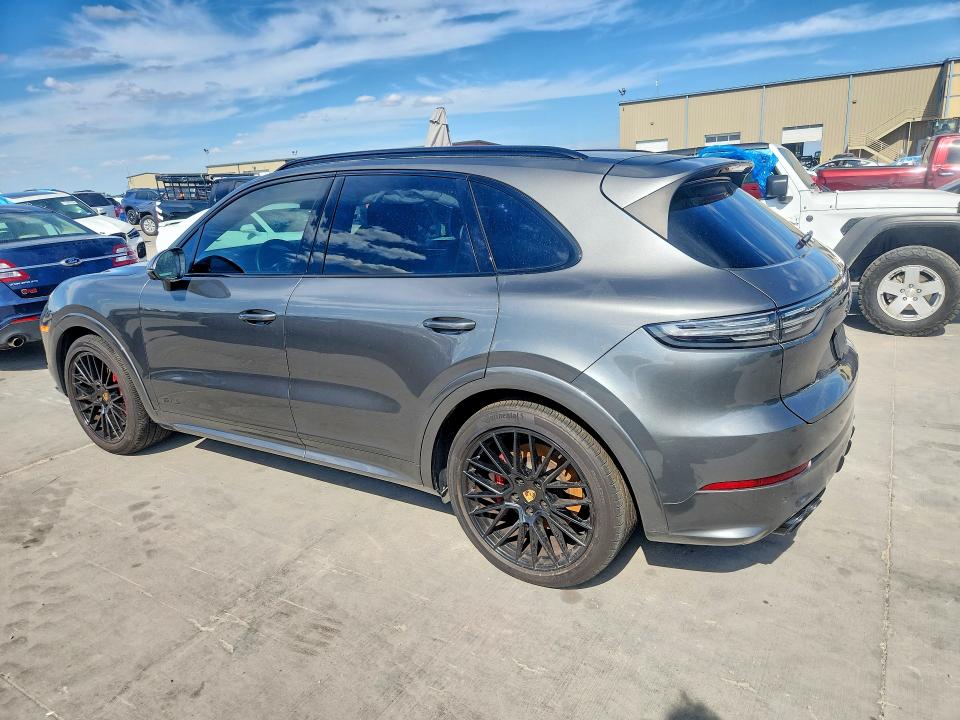 Фото 2 с аукциона – 2021 PORSCHE CAYENNE с VIN WP1AG2AY1MDA33179