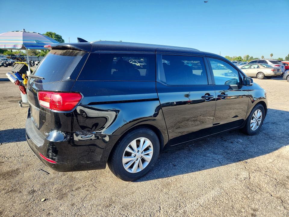 Photo 3 from auction – 2017 KIA SEDONA with VIN KNDMB5C14H6233501