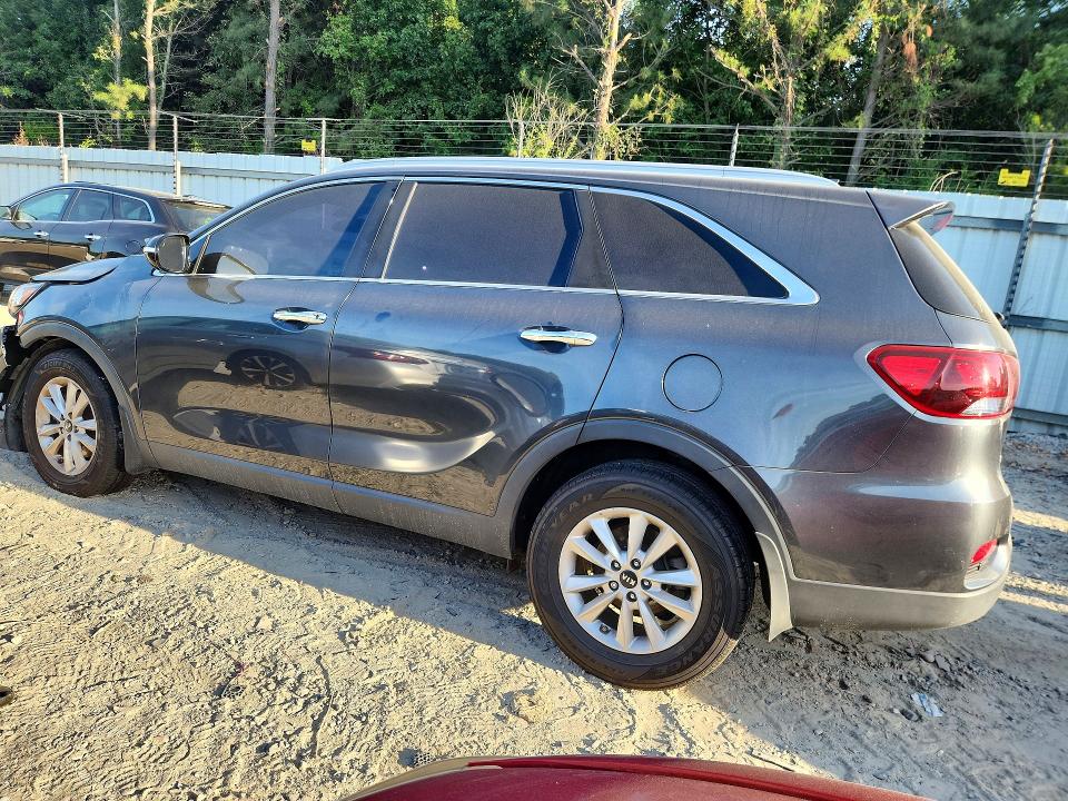 Photo 2 from auction – 2019 KIA SORENTO with VIN 5XYPG4A34KG603587