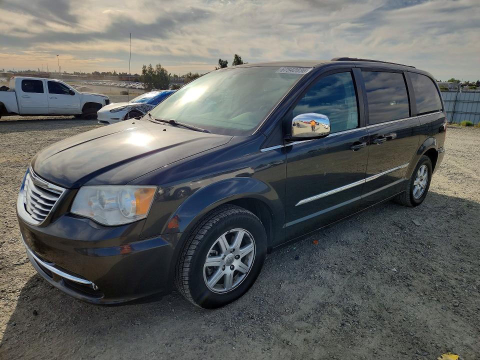 CHRYSLER TOWN & COUNTRY 2011 with VIN 2A4RR8DG8BR796924 - Photo from auction