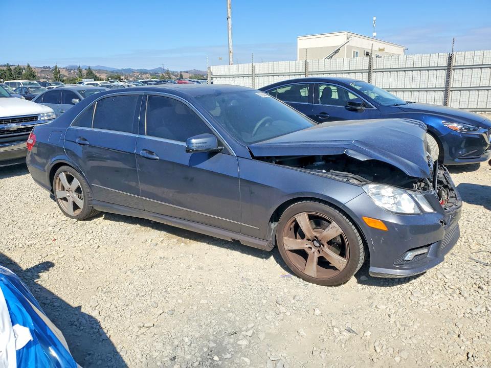 Photo 4 from auction – 2011 MERCEDES-BENZ E with VIN WDDHF5GB6BA454021