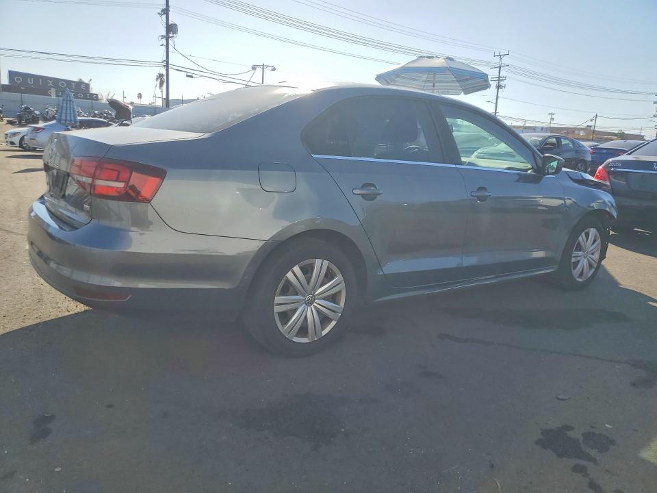 Photo 3 from auction – 2017 VOLKSWAGEN JETTA with VIN 3VW2B7AJ5HM316387
