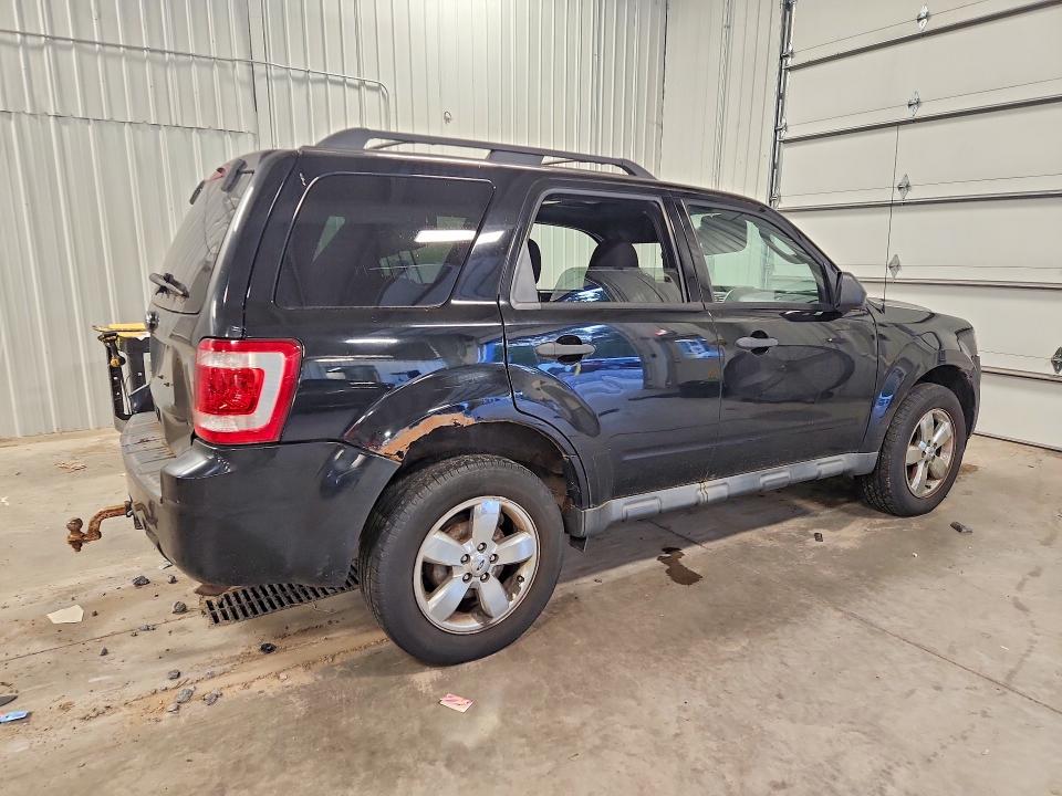 Photo 3 from auction – 2010 FORD ESCAPE with VIN 1FMCU9D77AKB52839