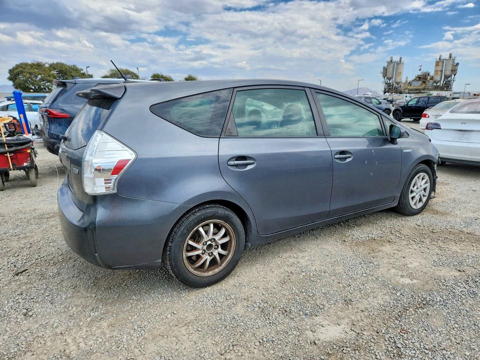 Photo 3 from auction – 2012 TOYOTA PRIUS V with VIN JTDZN3EU7C3031254