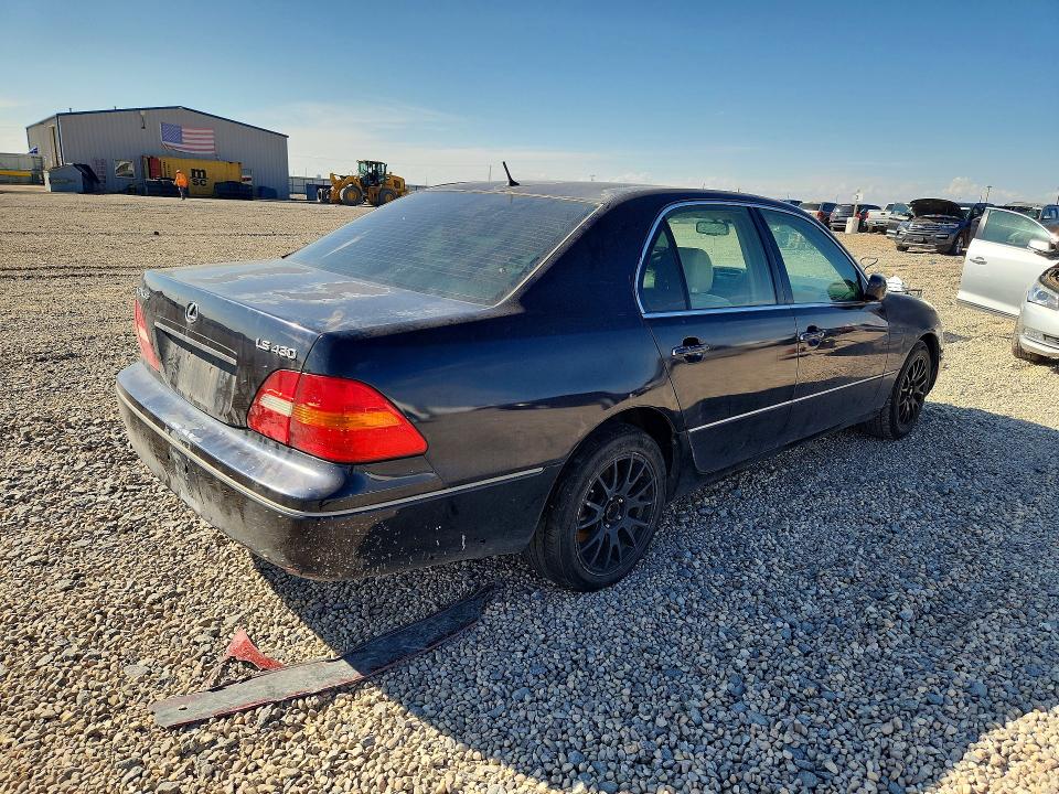 Фото 3 с аукциона – 2001 LEXUS LS с VIN JTHBN30F310034790