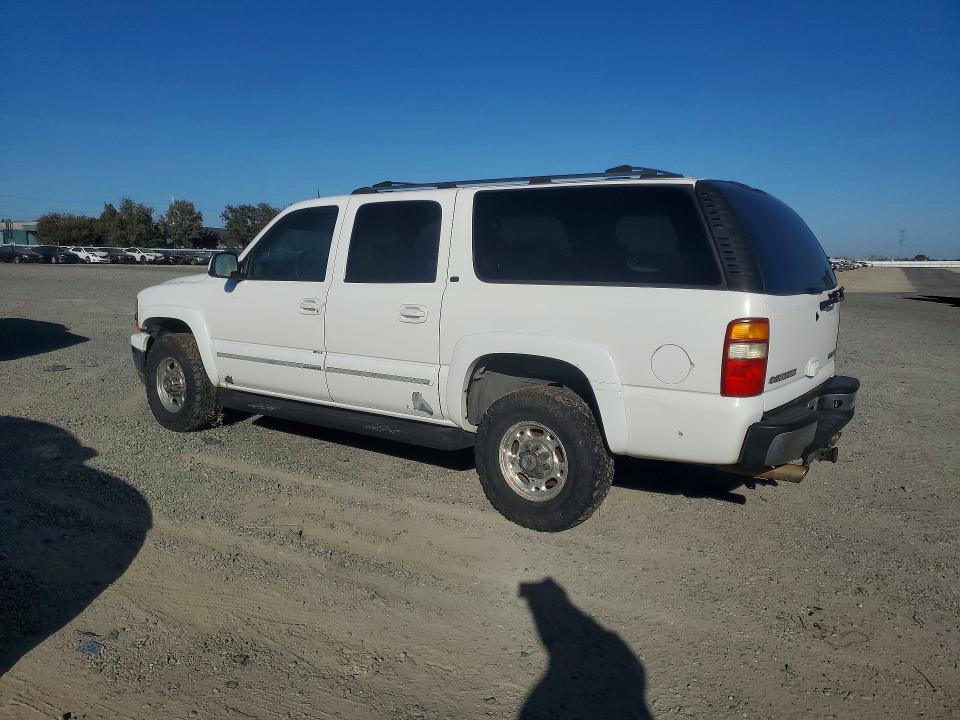 Photo 2 from auction – 2002 CHEVROLET SUBURBAN with VIN 3GNGK26G22G216320