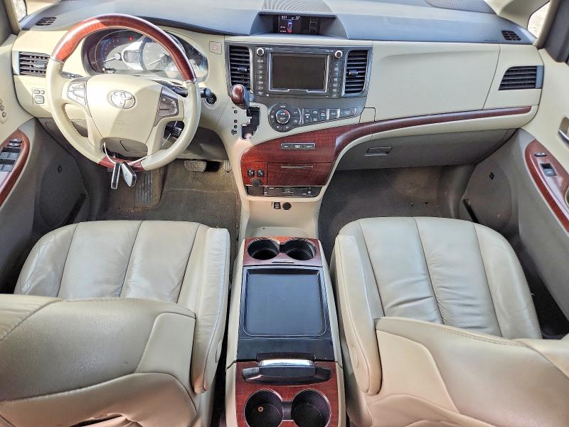 Снимка 8 от търг – 2011 TOYOTA SIENNA с VIN 5TDDK3DC5BS023954
