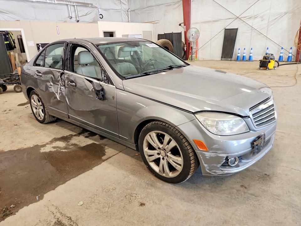 Снимка 4 от търг – 2010 MERCEDES-BENZ C с VIN WDDGF8BB7AR129320