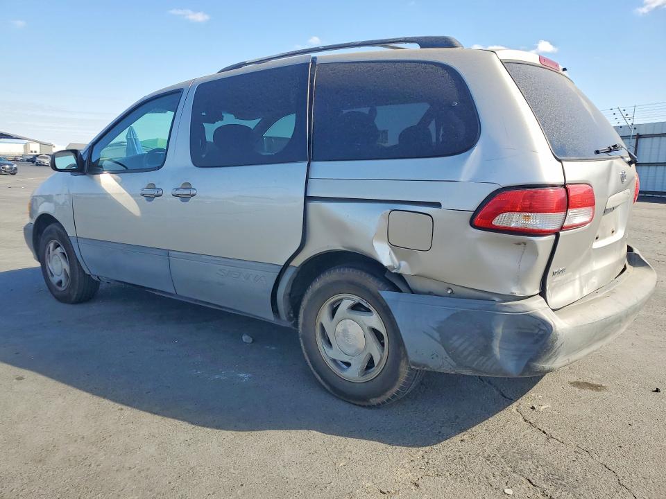 Photo 2 from auction – 2001 TOYOTA SIENNA with VIN 4T3ZF13C01U362893