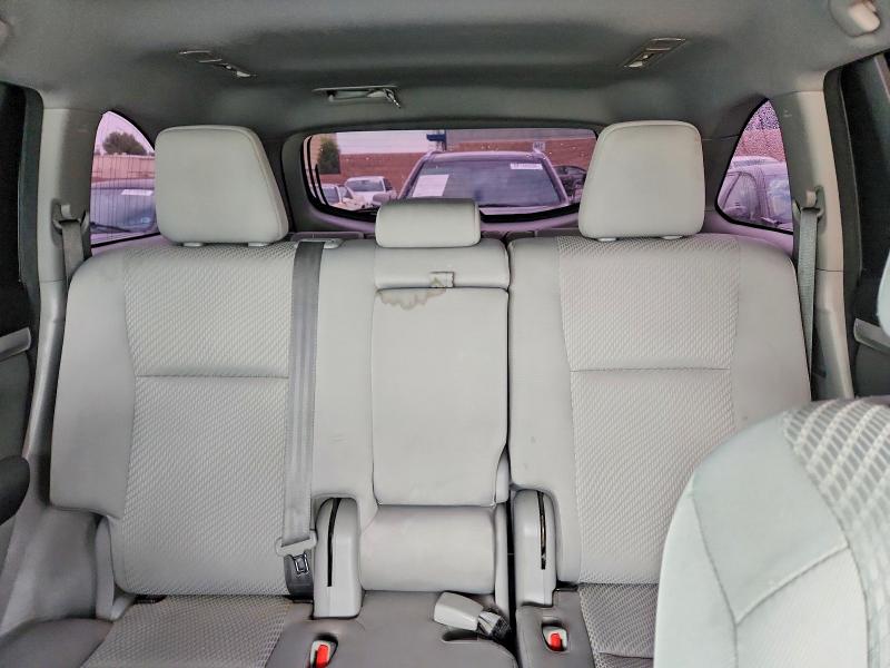 Photo 10 from auction – 2018 TOYOTA HIGHLANDER with VIN 5TDZARFH3JS034342