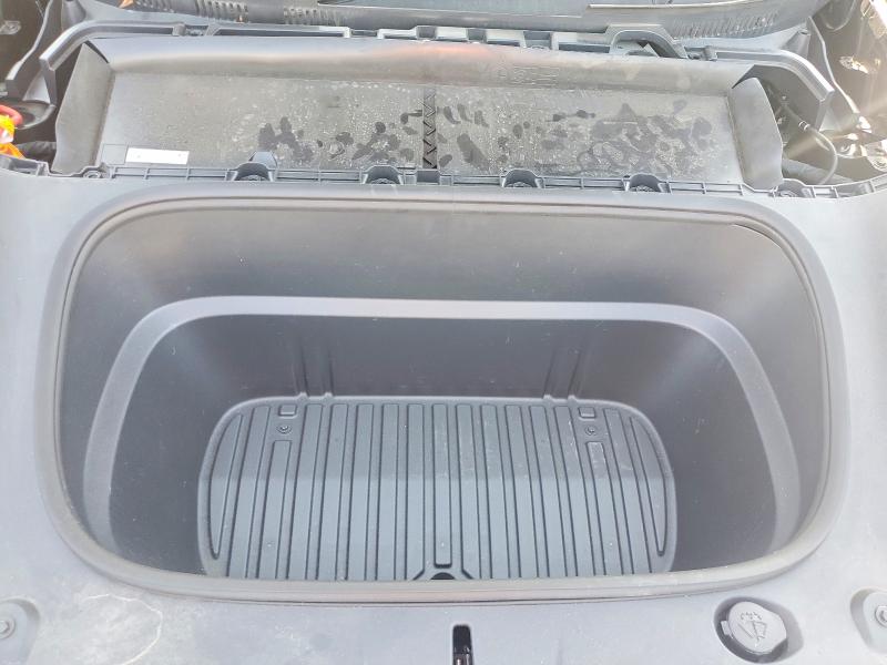 Снимка 11 от търг – 2026 TESLA MODEL Y с VIN 7SAYGDED1TF647355
