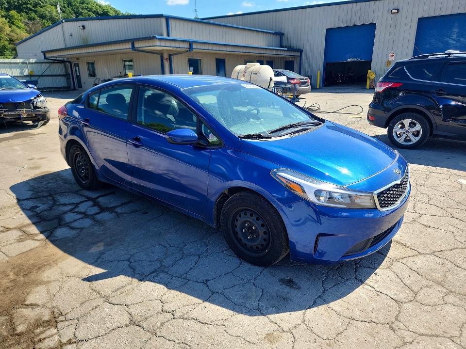Снимка 4 от търг – 2018 KIA FORTE с VIN 3KPFK4A71JE241646