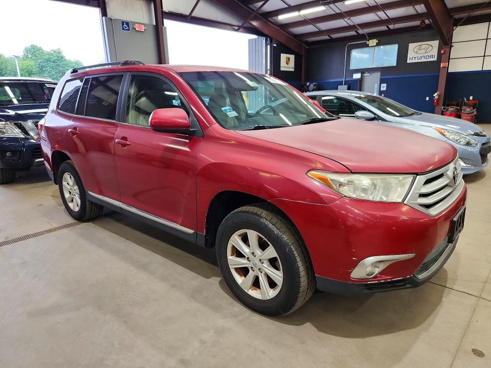 Photo 4 from auction – 2011 TOYOTA HIGHLANDER with VIN 5TDBK3EH3BS060812