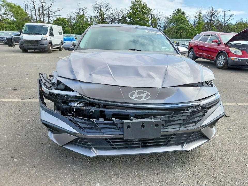 Снимка 5 от търг – 2024 HYUNDAI ELANTRA с VIN KMHLM4DG9RU784020