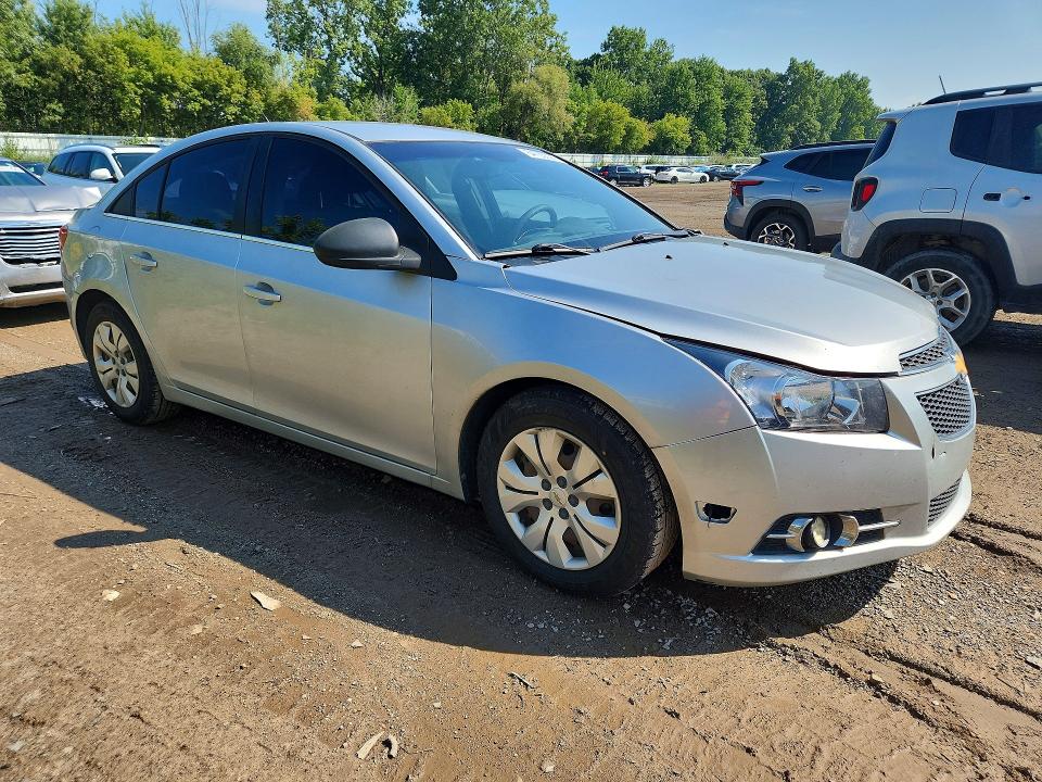 Photo 4 from auction – 2012 CHEVROLET CRUZE with VIN 1G1PC5SH0C7165914