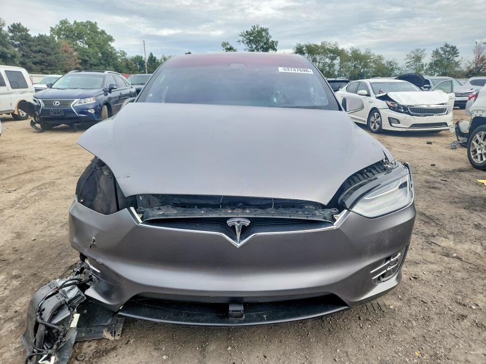 Фото 5 с аукциона – 2020 TESLA MODEL X с VIN 5YJXCAE20LF277145
